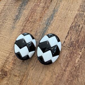 Avon Acrylic Black and White Oval clip on Earrings
